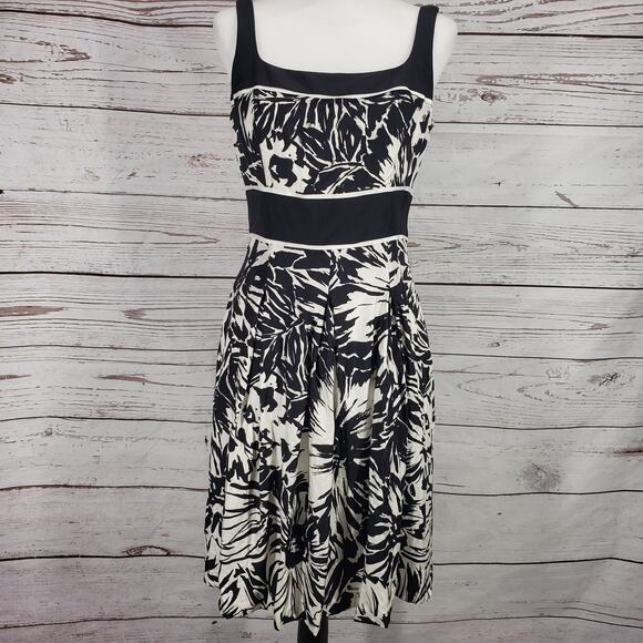 White House Black Market Women's 100%Silk Abstract Flower Dress Size 6 - Picture 1 of 10